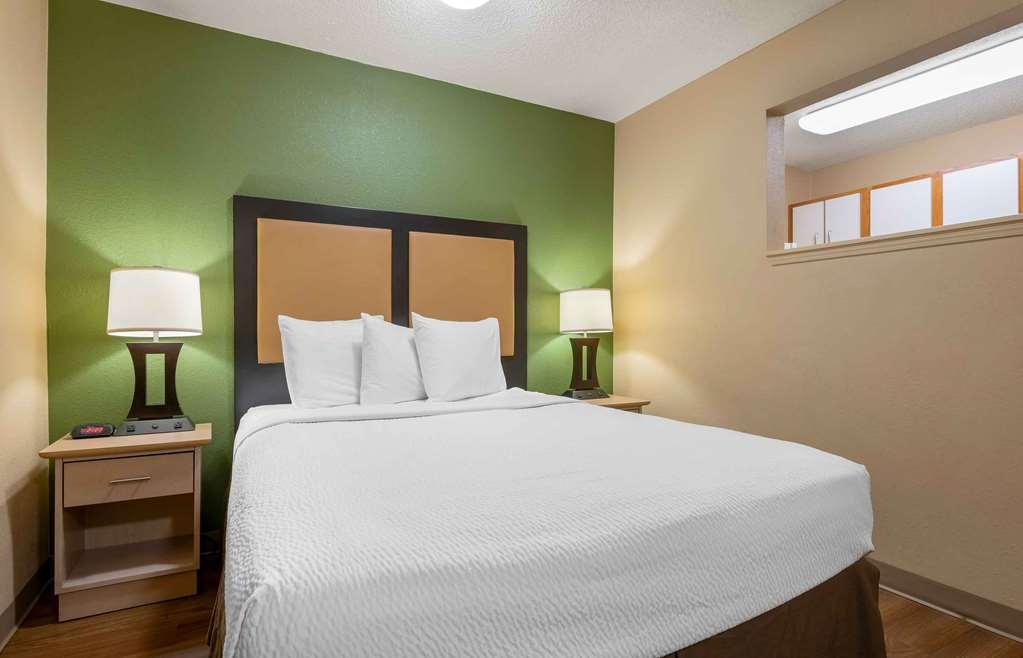 Extended Stay America Suites - Chicago - Lombard - Yorktown Center Стая снимка