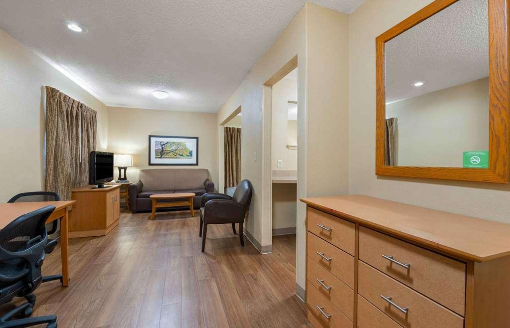 Extended Stay America Suites - Chicago - Lombard - Yorktown Center Стая снимка