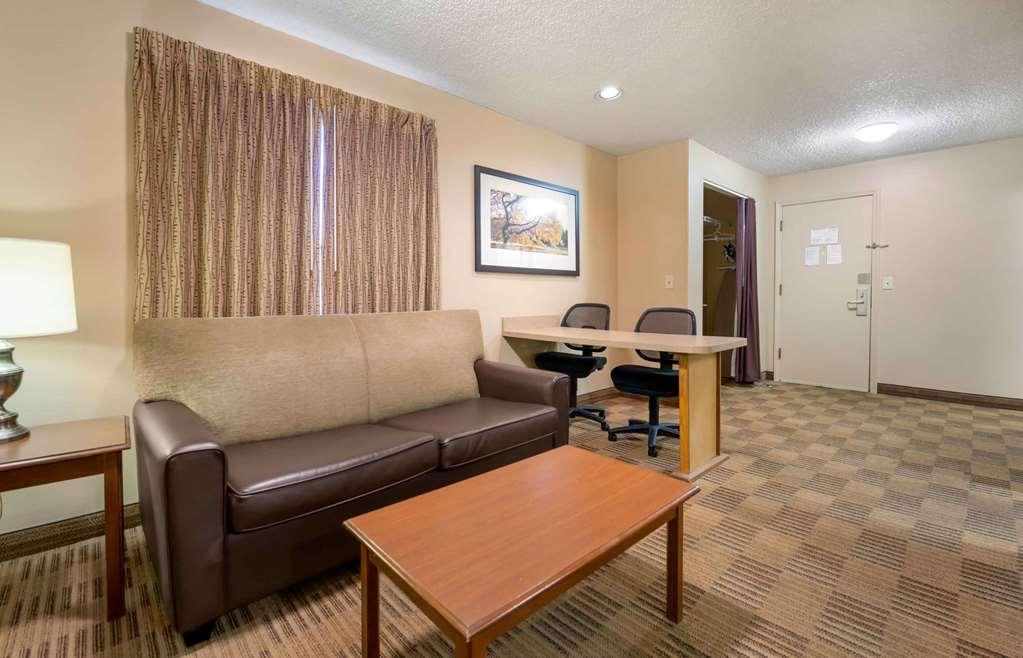 Extended Stay America Suites - Chicago - Lombard - Yorktown Center Стая снимка