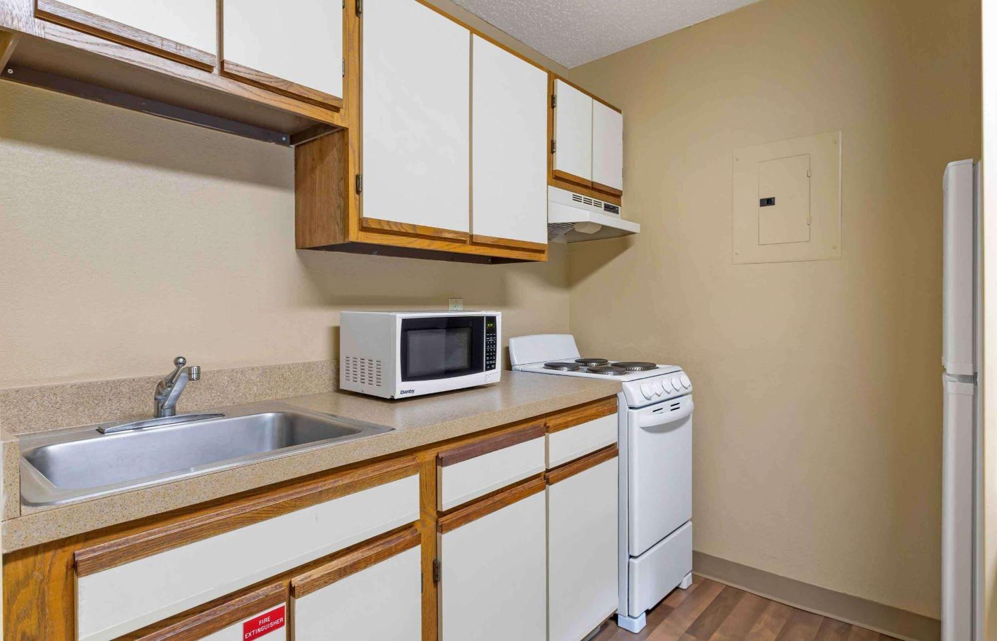 Extended Stay America Suites - Chicago - Lombard - Yorktown Center Екстериор снимка